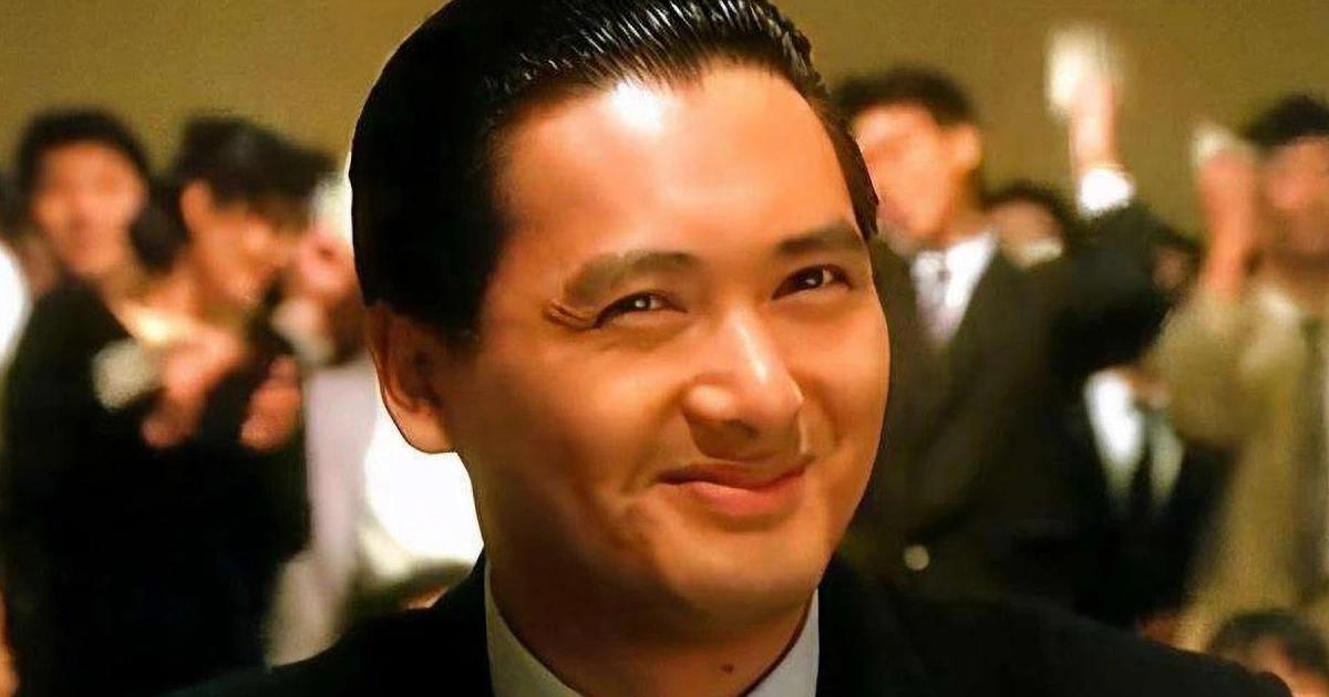 周潤發邀投資虛擬貨幣？桃園粉絲誤信差點匯款！名人詐騙捲走6千萬桃園姜姓男子險遭假冒周潤發的虛擬貨幣詐騙，幸銀行員警及時阻止。詐騙集團手法進化，不僅假冒港星，連黃仁勳等名人也成詐騙工具，誘騙投資。