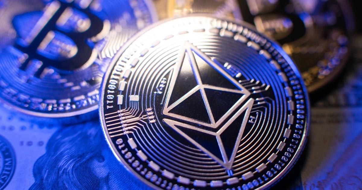 SOL ETF有望批准？專家預測2025加密ETF：或將開放質押功能2024 年美國 ETF 資產突破 10 兆美元，比特幣現貨 ETF 首度亮相，並預測 2025 年加密 ETF 持續發展，推動比特幣與以太坊相關產品的創新。
