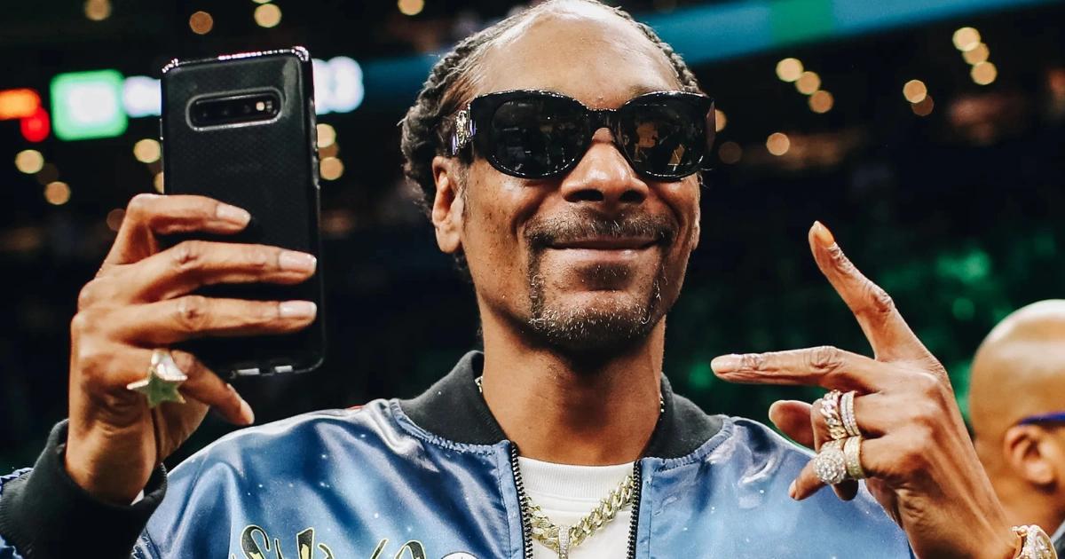 Snoop Dogg NFT光速完售！TG首場名人數位收藏品吸金1200萬鎂Snoop Dogg 在 Telegram 推出 NFT 系列，近 100 萬枚 30 分鐘內完售，創下 1,200 萬美元銷售紀錄，成為功能型數位收藏品的成功範例。