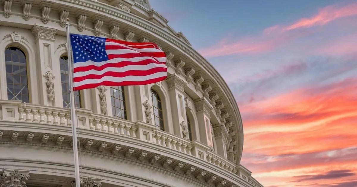 美參議院通過穩定幣法案！目標建立監管框架，為何引發銀行業擔憂美國穩定幣法案（GENIUS Act）在參議院銀行委員會初步通過，但遭遇兩黨分歧及銀行界擔憂，未來將進入全體投票階段。