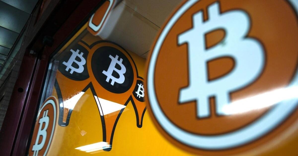 公司買比特幣是毒槓桿！專家警告：恐釀金融泡沫，侮辱中本聰精神MSTR 等公司透過槓桿與發債購買比特幣，其回饋機制被批為金融工程的重演，潛藏系統性風險。