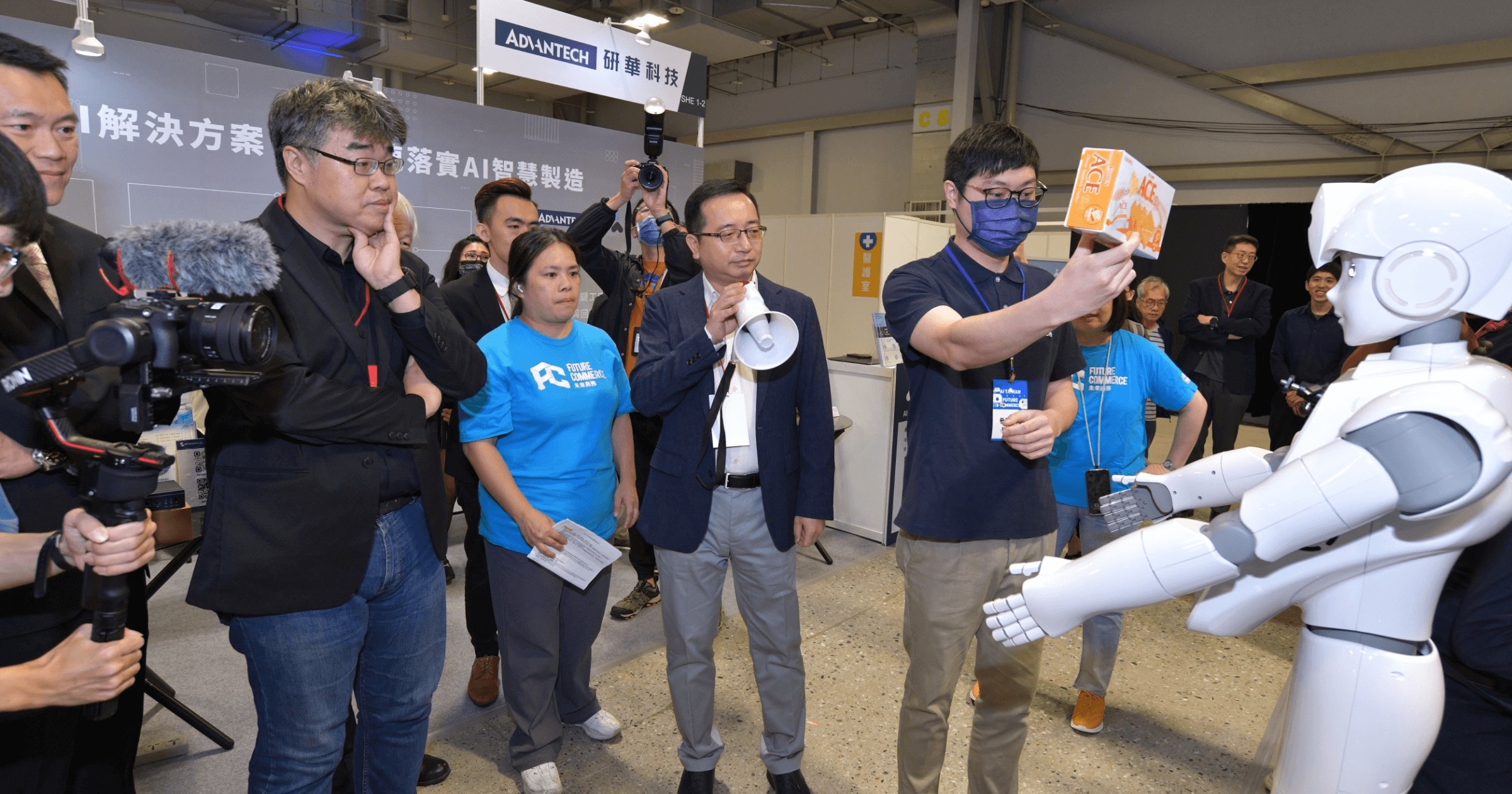 普AI時代來臨！2023未來商務展聚集「十大關鍵領域」，還有哪些亮點從服務型機器人到動眼觀展新體驗，宣告普AI時代正式來臨！