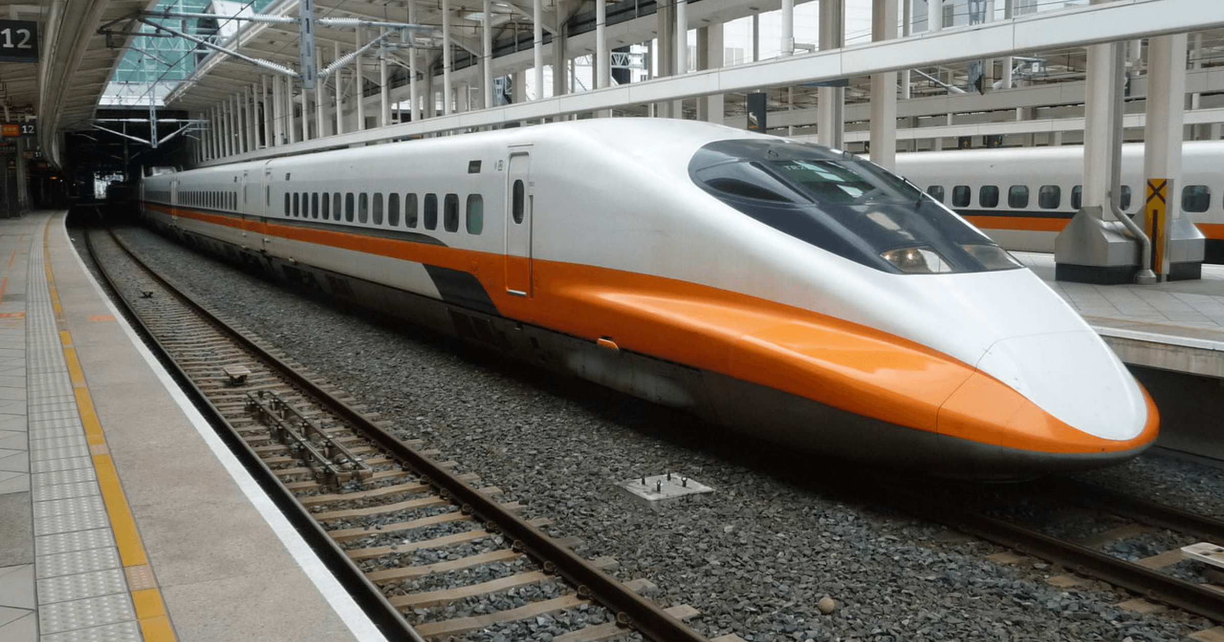 900 萬瞬間消失！高鐵左營站驚傳「加密貨幣搶案」，犯人搭車落跑線下交易有風險！台灣高鐵左營站昨日深夜驚傳加密貨幣搶劫案，受害人相約兩名犯嫌線下面交，在轉出約 30 萬 $USDT 後，犯嫌卻搭計程車逃跑，粗估損失近台幣 900 萬。