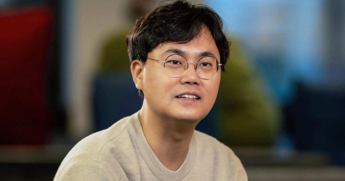 被騙100顆比特幣不甘心！他拿刀刺傷涉詐首腦，恐面臨10年監禁？南韓有位投資人，因在 Haru Invest 詐騙案中損失 100 顆比特幣，憤而在法庭刺傷該公司執行長李亨洙。檢方求處 10 年刑期，案件將於 4 月 4 日宣判結果。