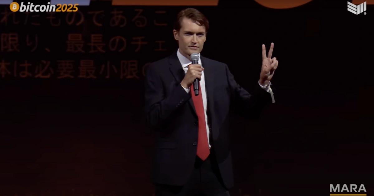 比特幣大會2025》絲綢之路創辦人：感謝BTC社群對我不離不棄！絲綢之路創辦人烏布利希（Ross Ulbricht）獲釋後首度現身 Bitcoin 2025，感謝比特幣社群支持，呼籲堅守自由、去中心化與團結核心原則。