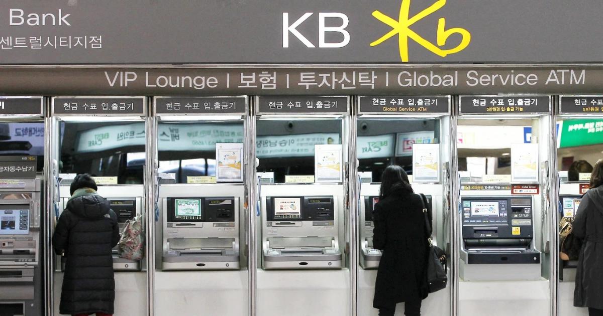 韓國穩定幣國家隊來了！8大銀行組穩定幣聯盟，要捍衛韓元主權韓國八大銀行組成穩定幣聯盟，國民銀行搶先申請 17 項商標，計劃於 2025 年啟動，捍衛韓元主權、對抗美元穩定幣滲透。
