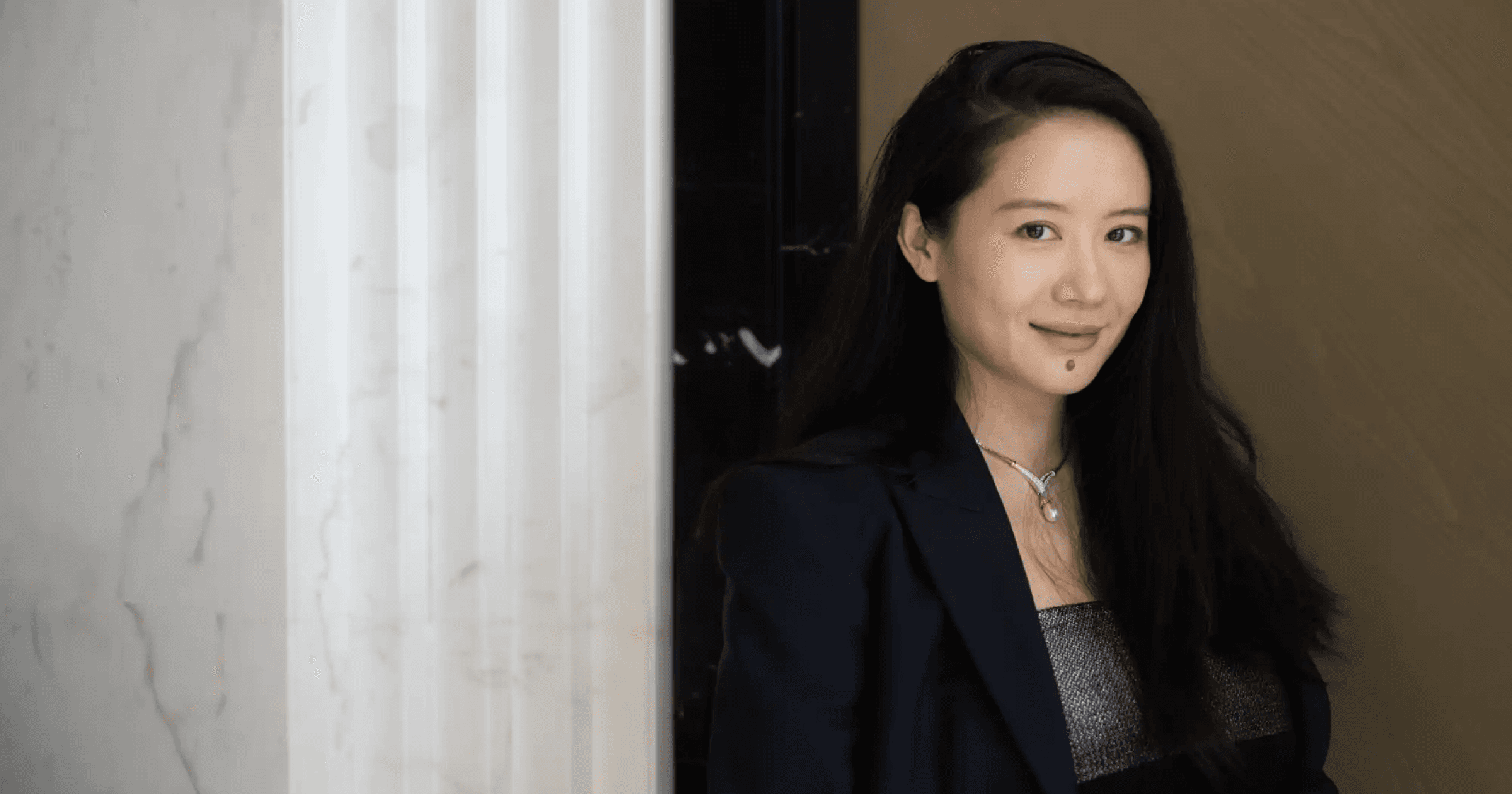 《彭博社》專訪何一：曾領 CZ 進入幣圈，兩人關係更像娛樂圈 CP加密行業最具權力的女性。 
