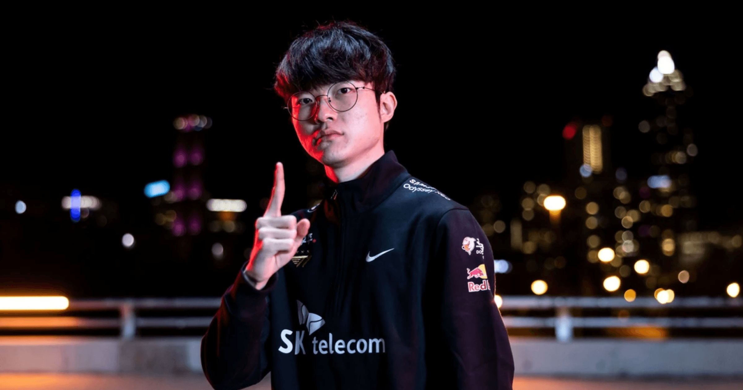 SKT T1 母公司也瘋元宇宙！《Ifland》代幣讓你賺積分，還有哪些特色？ 知名電競戰隊 SKT T1 母公司，近日在旗下元宇宙產品《Ifland》中，推出特殊的付費代幣「Stone」，粉絲可以透過完成任務或參加活動，賺取積分並購買元宇宙外型、飾品配件等。 