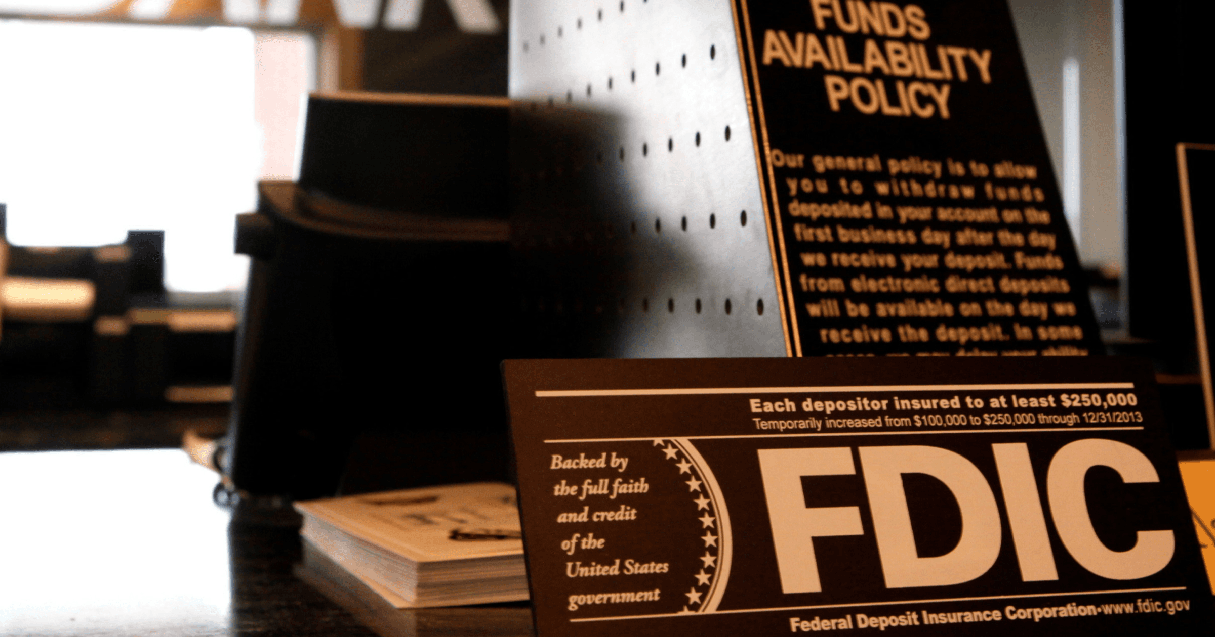 媒體亂報？路透稱Signature買家要放棄加密業務，FDIC否認！《路透社》曾援引消息人士爆料，美國監管要求加密友善銀行 Signature 的買家，必須放棄加密貨幣業務。但美國聯邦存款保險公司（FDIC）今天反駁了該報導。