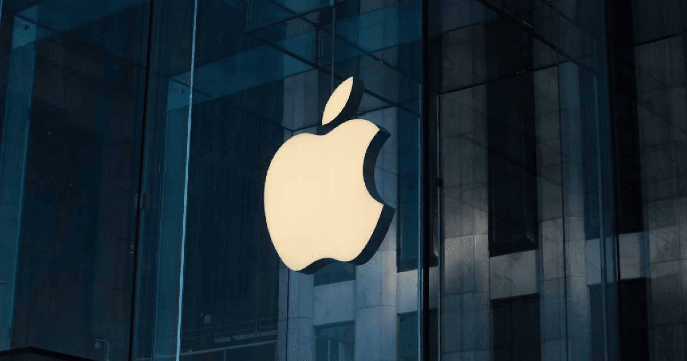 iPhone AI 準備大升級？蘋果開發者大會六月登場，傳 iOS18 擬加入生成式 AISiri蘋果計劃在iOS 18中整合生成式AI，提升Siri智能，標誌著正式進入AI手機賽道，利用OpenAI的大模型增强系統功能。目前市面上的AI手機仍屬過渡品，真正的AI手機需硬件晶片突破。