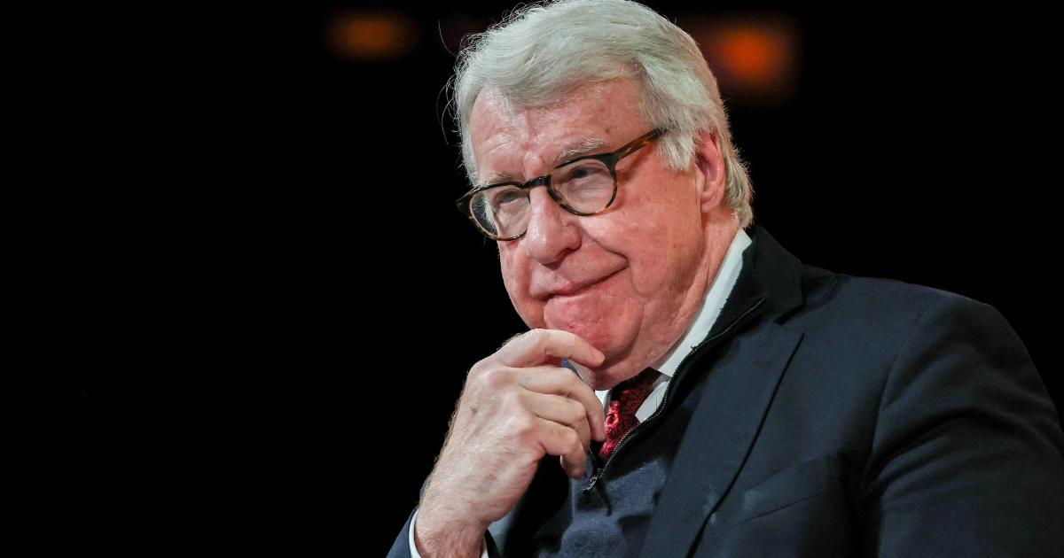 傳奇空頭做空微策略、做多比特幣！狠批Saylor一派胡言知名空頭 Jim Chanos 抨擊 Strategy 溢價不合理，認為僅持有比特幣無法支撐估值，並與支持者激辯其槓桿模式能否持續維持優勢。