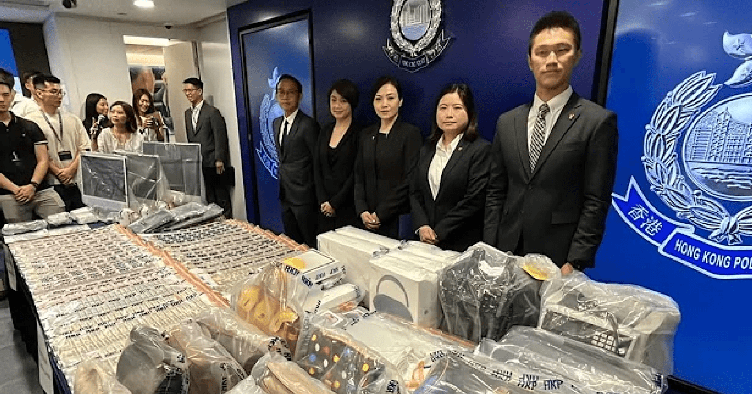 JPEX事件記者會｜8人被捕獲保釋、涉及近50億台幣！港警：「5 大元素」涉嫌詐騙曾在台主辦《拳上》的JPEX交易所，在上週遭到香港證監會點名警告後就風波不斷，連香港特首李家超都表示關切。昨日（19 日）下午香港當局召開記者會，點出JPEX涉嫌詐騙的 5 大元素。