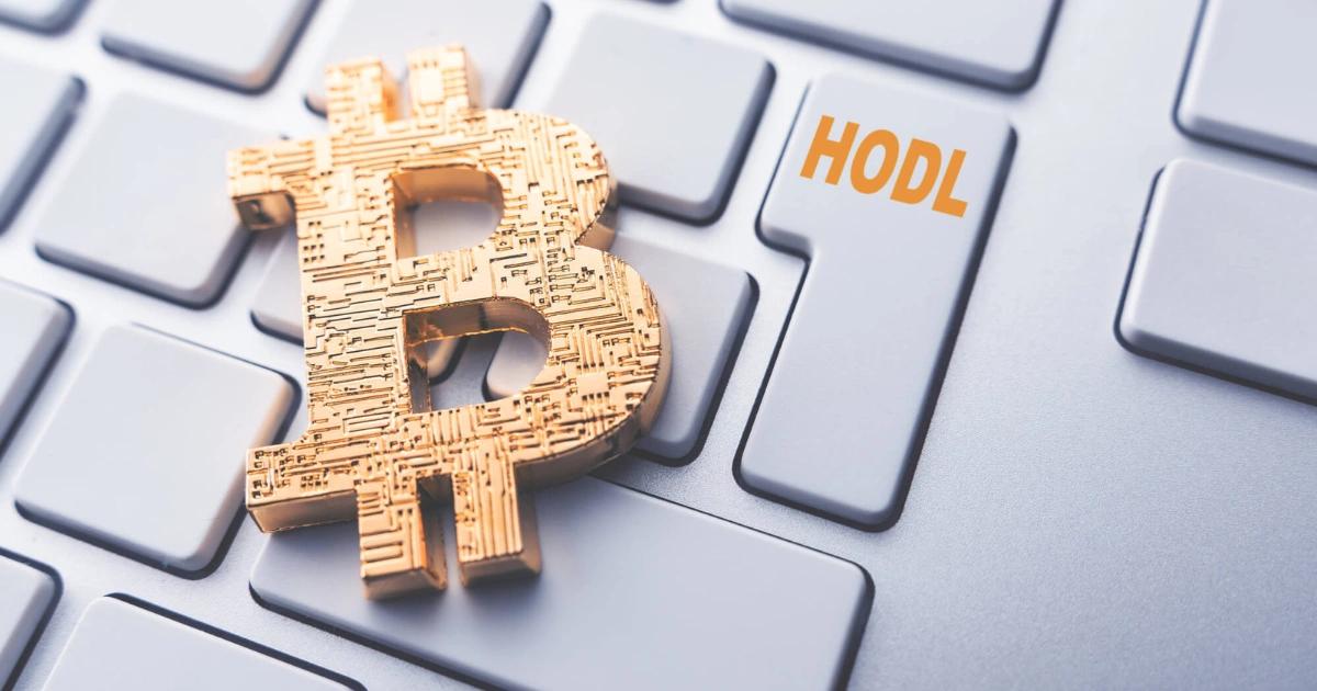 加密市場現況直擊：HODL已死、DeFi再見，快進快出才是獲利法則？HODL 敘事崩解，加密投資邏輯翻轉；以太幣表現不如預期，比特幣成總體經濟資產，DeFi 弱化，鏈上金融與平台主導崛起。